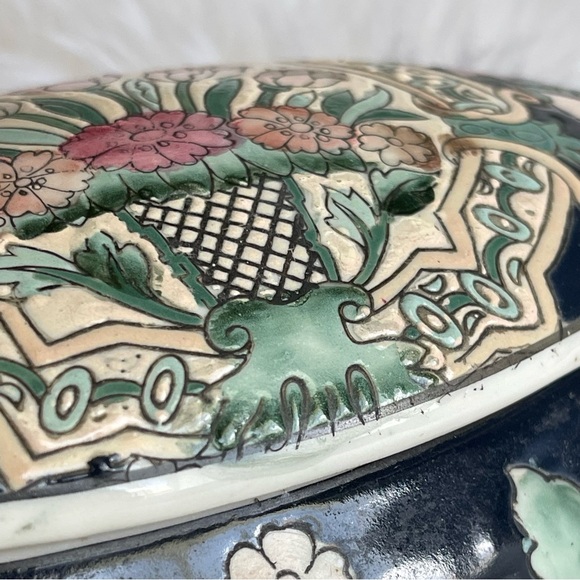 VTG Hand Painted Oval Blue Trinket Box HFP MACAU Sage Green Gilded Pink Flowers - Picture 5 of 13